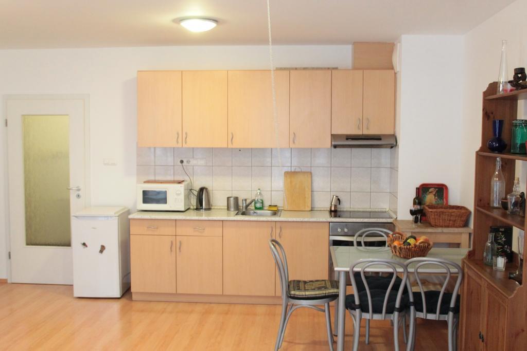 Erkel Apartment Budapeste Exterior foto
